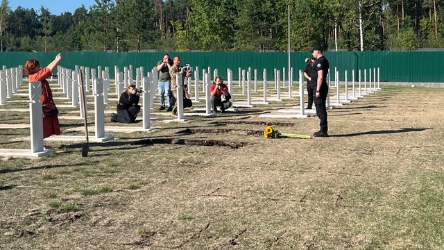 На НВМК відбулися заходи до Дня пам'яті Захисників України і почесні поховання невпізнаних військових