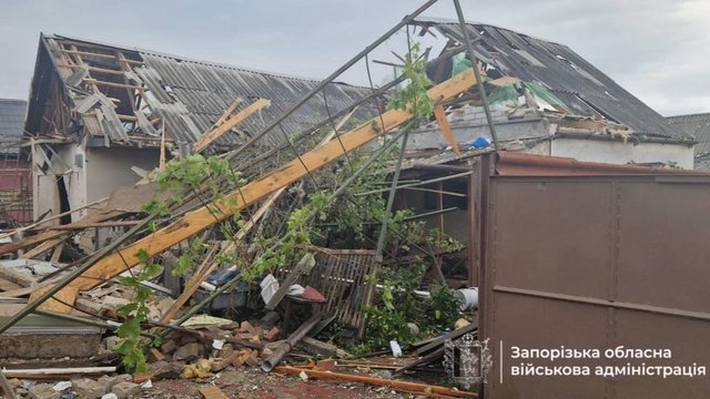 Одного чоловіка поранено у Запоріжжі через ворожу атаку, зруйновані та пошкоджені житлові будинки – ОВА