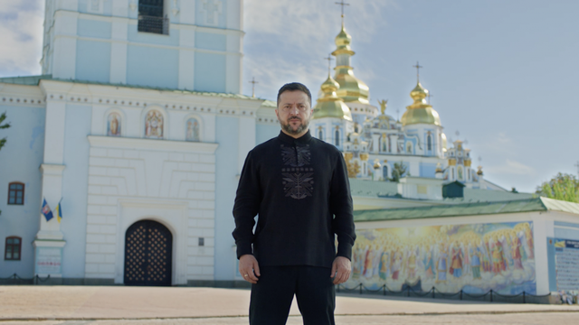 Зеленский: "Фламинго" должны стать массовыми "птицами" и "зимовать" в РФ