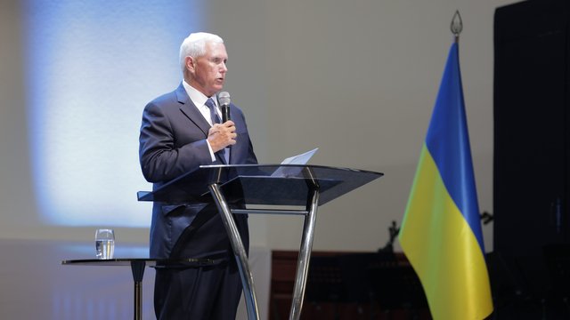 Майк Пенс закликає Вашингтон продовжувати надавати Україні необхідну підтримку: це життєво важливий національний інтерес США