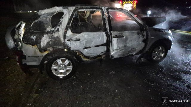 Один человек погиб и один получил ранения в результате удара российского дрона по гражданскому автомобилю в Сумах