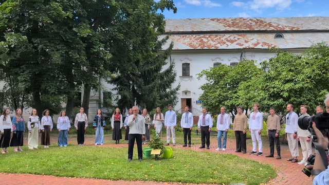 Ninth Bouquet Kyiv Stage festival opens in Ukrainian capital