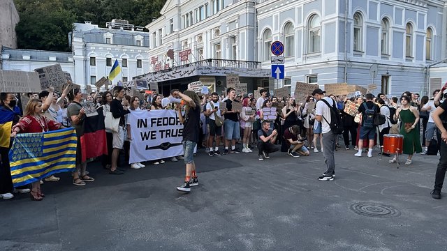 Протестна хода за діалог і реформи в оборонці розпочалася в центрі Києва