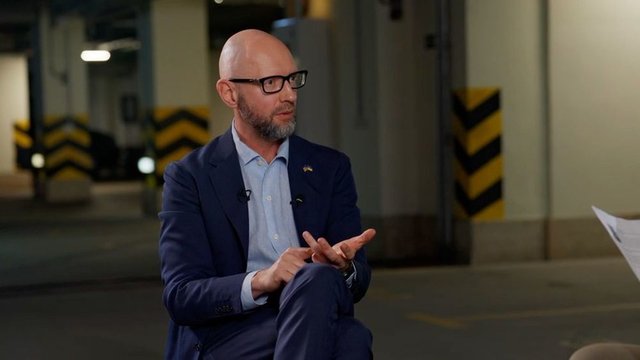 Яценюк в интервью Лумер: 70% американской помощи Украине остались в экономике США