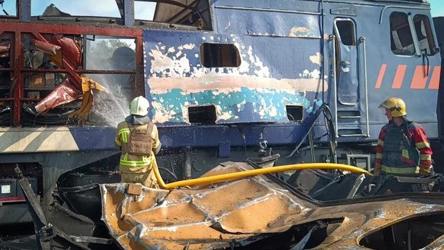 Оккупанты нанесли удар дроном по локомотиву пассажирского поезда в Сумской области — ГСЧС