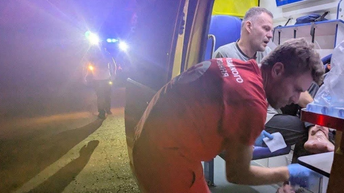 URCS volunteers work at Russian attack site in Mykolaiv