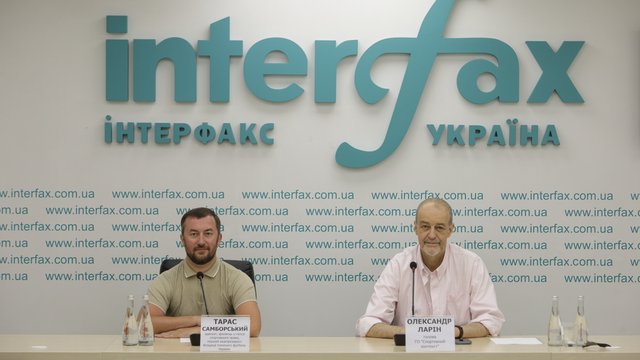 Тарас Самборський (зліва), адвокат, фахівець у галузі спортивного права, перший віцепрезидент Асоціації пляжного футболу України, Олександр Ларін, голова ГО "Спортивний контекст". Пресцентр ІА "Інтерфакс-Україна", Київ, 25.08.2026
