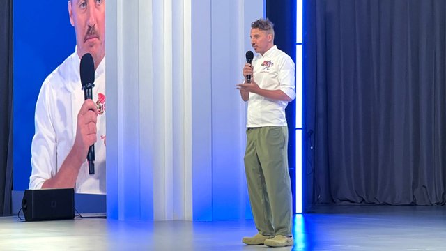 Ежегодный Молитвенный завтрак: выступления Науседы, Келлога, Пенса, гимн от Златы Огневич и меню от Клопотенко