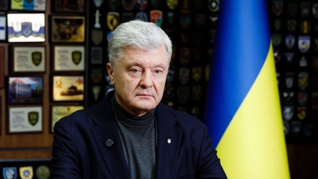 Порошенко раскритиковал альтернативное голосование в убежище Рады во время тревог