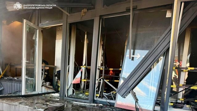Россияне ударили по помещению логистической компании в Павлограде