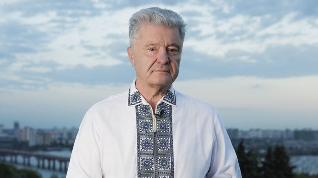 Порошенко привітав співвітчизників із Днем Незалежності