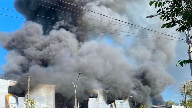 Пожежа виникла на промпідприємстві у Броварах через ворожу атаку – мер