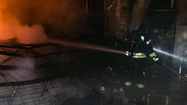 В Киевской области в результате атаки РФ загорелось складское здание, повреждены 4 дома, предварительно пострадавших нет – ГСЧС