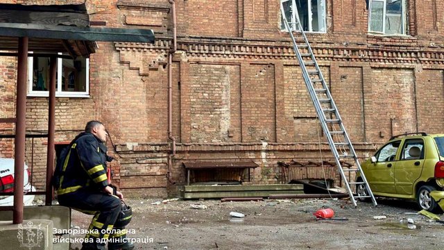 В Запорожье в результате атаки РФ пострадали шестеро людей, повреждены жилые дома и гражданская инфраструктура