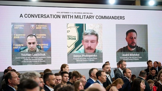 Командир "Азова" о Добропольском направлении: Мы противостоим трем армиям РФ, треть всего имеющегося у врага "Рубикона" задействована здесь