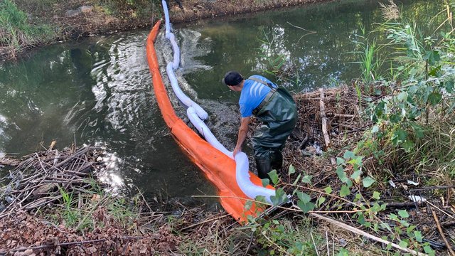 В Киеве локализуют загрязнение ручья Сырец и Кирилловского озера после атаки РФ – КГГА