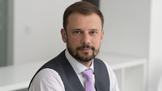 Бабак: Лісовий пішов, бо не підготував зміну системи оплати праці педагогів, раджу не випробовувати терпіння фракції ще раз