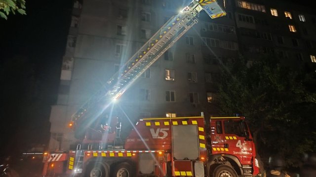 Войска РФ атаковали Запорожье, ранены мать с ребенком – ГСЧС