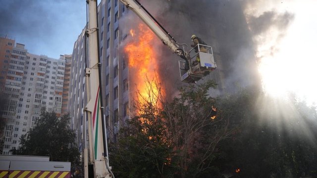 Russian strikes hit central Odesa twice, injuring 10, incl two rescuers