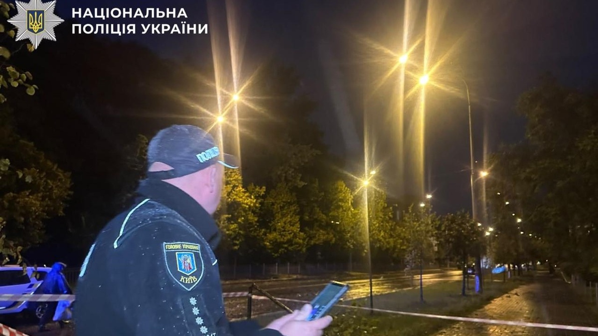 Внаслідок нічної атаки по Києву загинула жінка, яка йшла до укриття, та чоловік у підземному переході – глава МВС