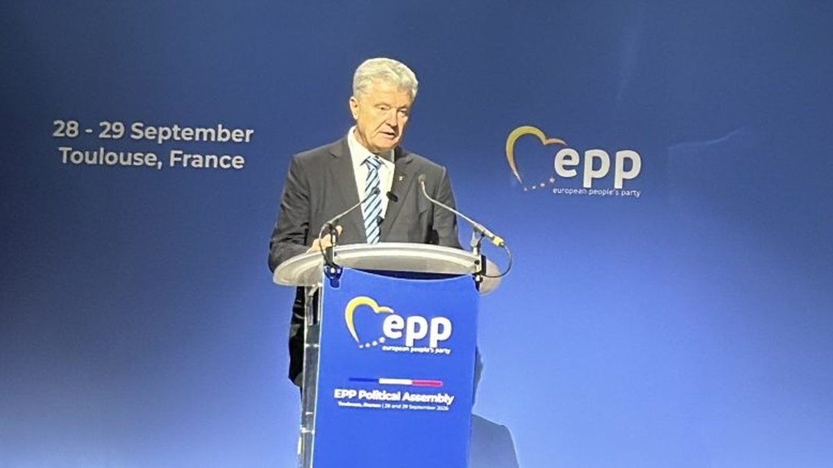 Порошенко призвал ЕС срочно нарастить производство современного вооружения