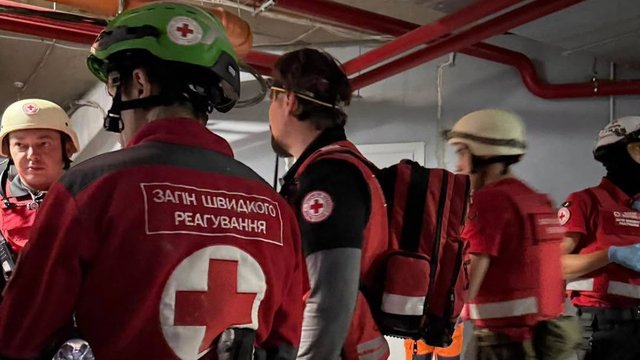 УЧХ працював на ліквідації наслідків нічних повітряних атак РФ на Київ та Одесу