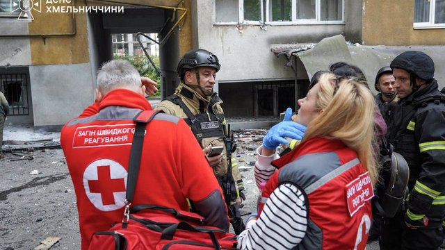 Ukrainian Red Cross joins relief efforts following Russian airstrikes in Zhytomyr and Khmelnytsky
