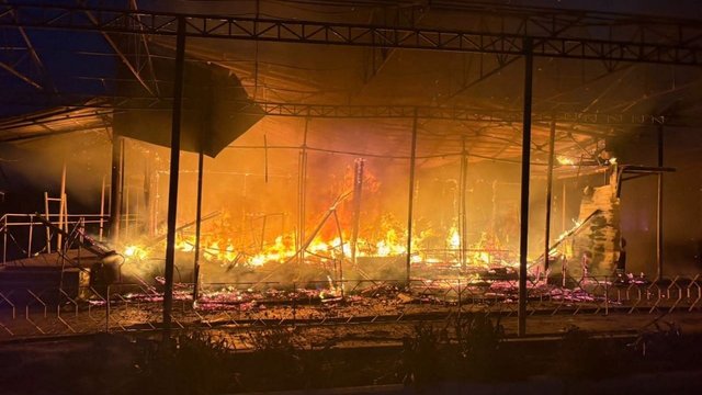 Удар БпЛА по ринку у Великому Бурлуку спричинив пожежу, без постраждалих – ДСНС