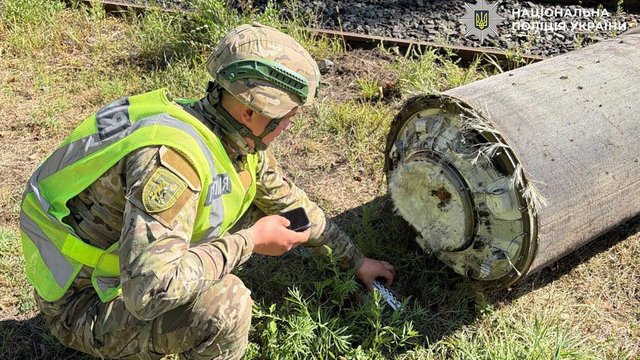 Вибухотехніки вилучили в Києві уламок російської ракети з близько 50 кг вибухівки