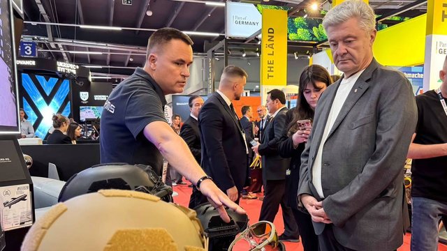 Порошенко обсудил с главой комитета польского Сейма Ковалем вопросы эксгумаций и открытия кластеров