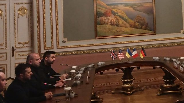 Зеленський: відбулися дві дискусії з представниками Трампа, починаємо третю