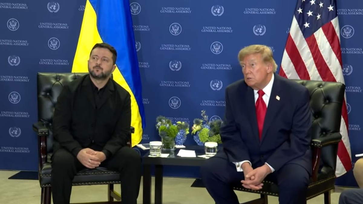 Трамп: ми обговоримо ціни на пальне, удари важко вплинули на РФ