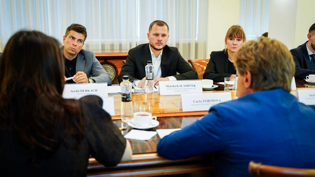 Калашник обсудил с послом Италии безопасность логистики, отопительный сезон и защиту инфраструктуры