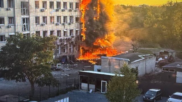 Оккупанты нанесли удар по админзданию угольного предприятия "ДТЭК" в Днепропетровской области, есть пострадавший