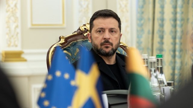 Зеленський: будь-яке послаблення санкцій проти РФ без чіткої домовленості про деескалацію – це очевидна слабкість, яка грає на Росію